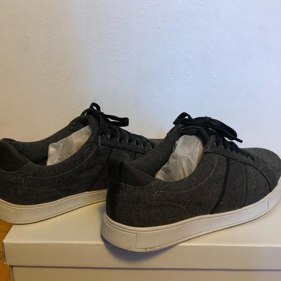 Men’s Steve Madden Sneakers - Picture 5 of 7